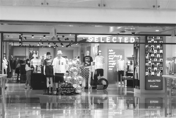 3-2 图配文2海外服装品牌频频.jpg