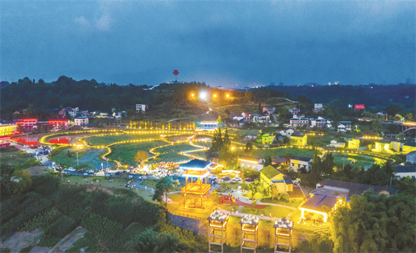 4-4 2 4“电亮”荷月江岸.jpg