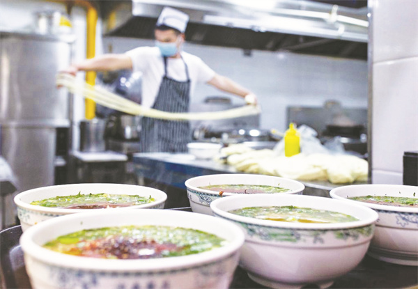 4-5 3 在吴忠一家早茶.jpg