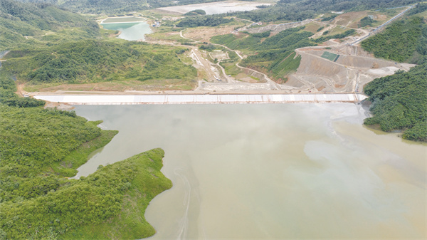 4-1 1 1大坝全景.jpg