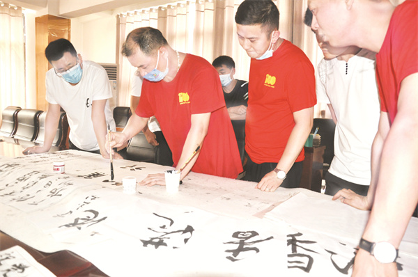 5-5 8图片新闻 朱仙庄煤.jpg