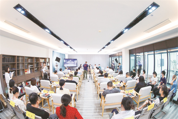 1657358723808708.jpg 2022.7.4杭州湾会客厅楼靖瑜摄1.jpg