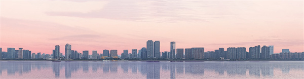 滨江全景 王一嘉摄.jpg