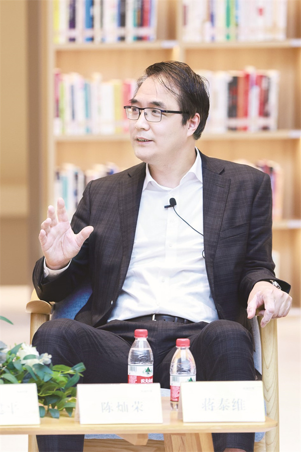 陈灿荣.jpg