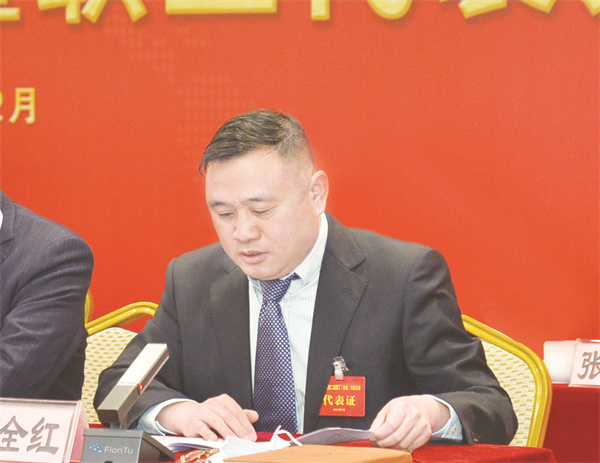 4-6 1 6图为生鲜品事业部总经理李全红.jpg