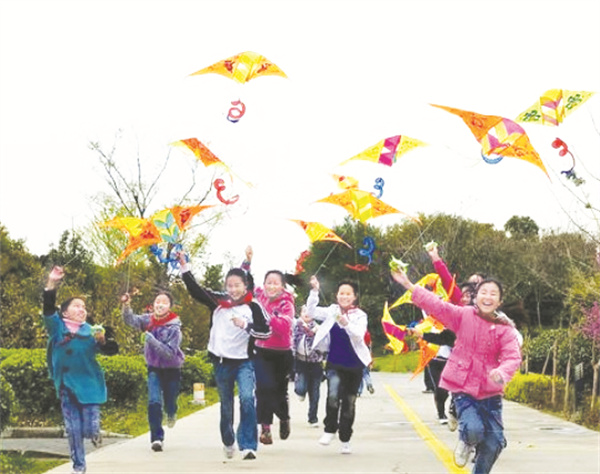 8-3 3又到风筝满天时.jpg