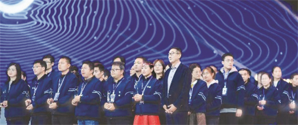 1678883243324884.jpg 1-2 2,钱东奇在科沃斯集团.jpg