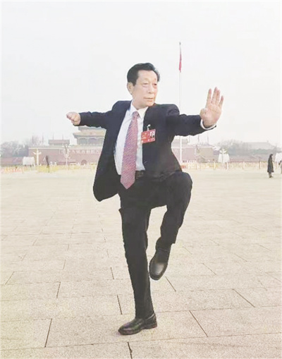 1-2 2 全国人大代表山东省郓城宋江武校校长樊庆斌.jpg