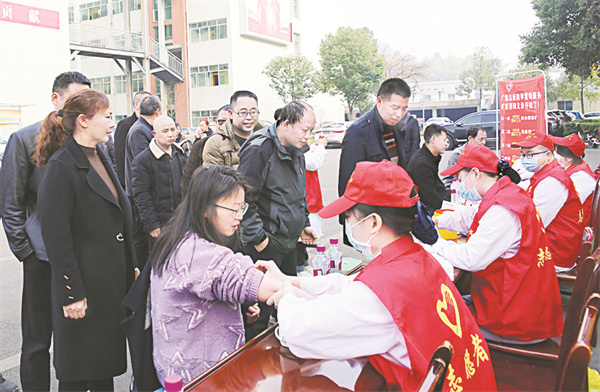 8-5 8 龙滩煤电公司：医疗服务.jpg