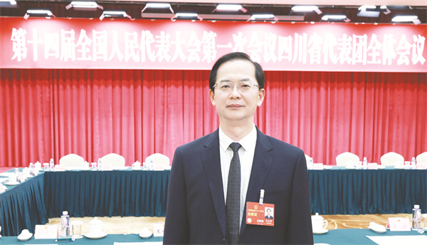 1-1 1 全国人大代表、中国五冶集.jpg