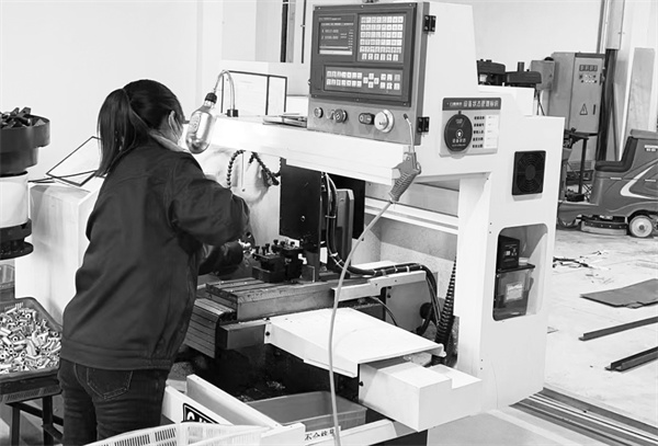 1679925550916153.jpg 3-2 2,宁国九鼎橡塑制品.jpg