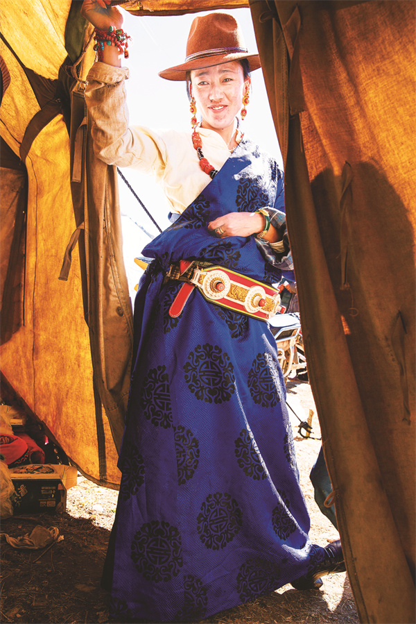 1680526179384156.jpg 张火顺作品藏族姑娘.jpg