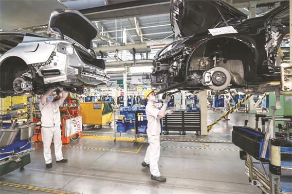 1-2 2,在襄阳高新区的东风日.jpg