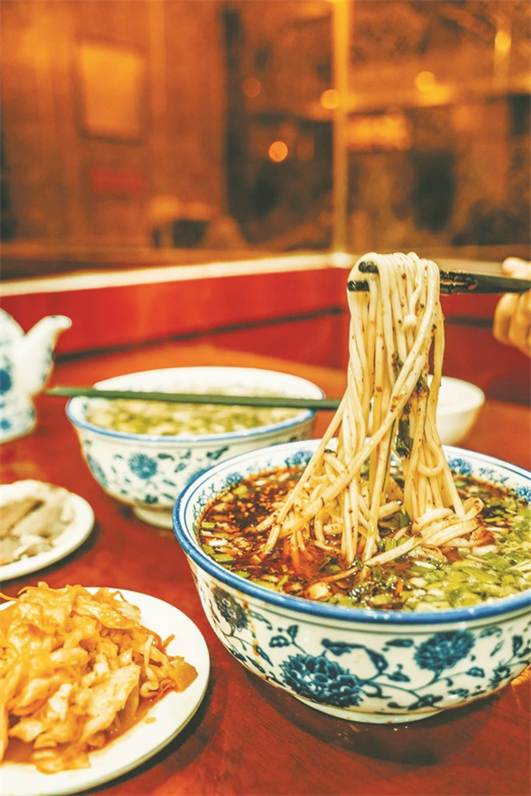 1680869181704716.jpg 1-4 图配文3兰州拉面.jpg