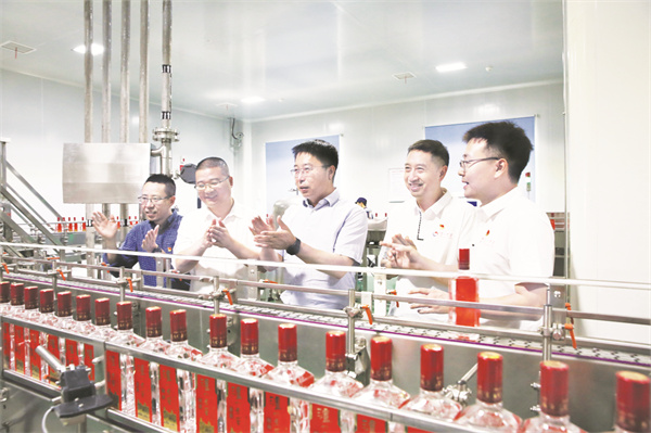 1689331681151819.jpg 1-2 2 1 团队见证智能技改.jpg