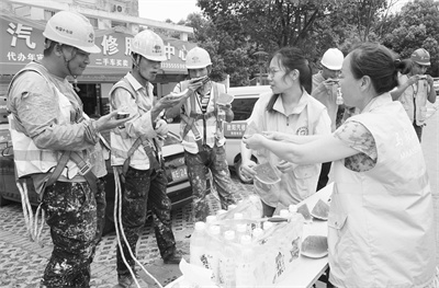 3-3 4（图片新闻）党建引领送.jpg