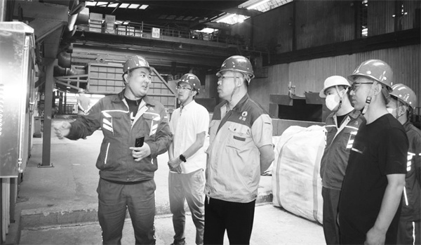 1689687951222950.jpg 7-2 5图为专家对河北津.jpg