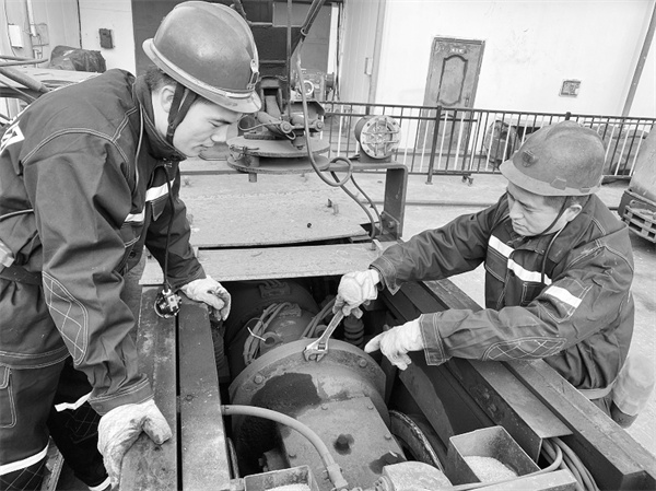 7-5 图片新闻 华阳二矿 以技术.jpg