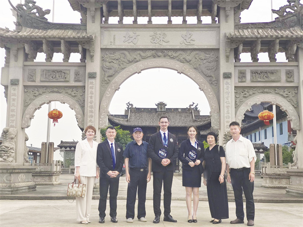 5-1 1 (二分之一版广告配图必发）古建名.jpg