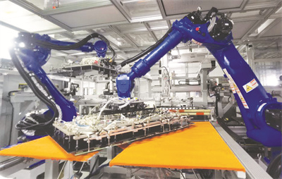 1-2 1 2（备用）在位于青岛的海.jpg