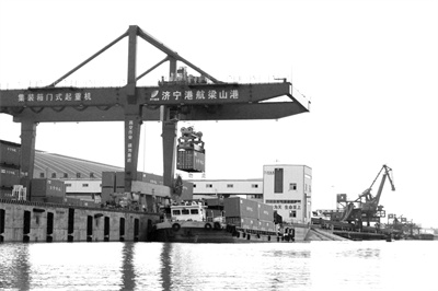 3-2 4（图片新闻）梁山港.jpg