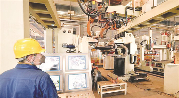 1-1 1 1 资料图：车间内工作.jpg