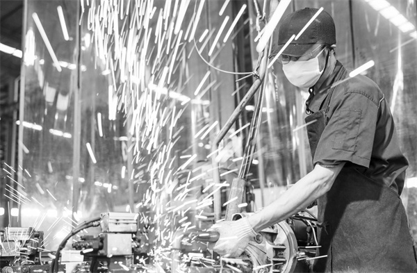 6-2 9 四川华蓥：战高温.jpg