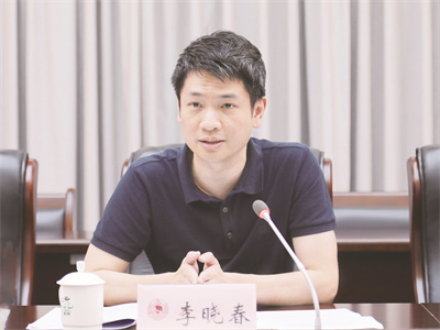 李晓春.jpg