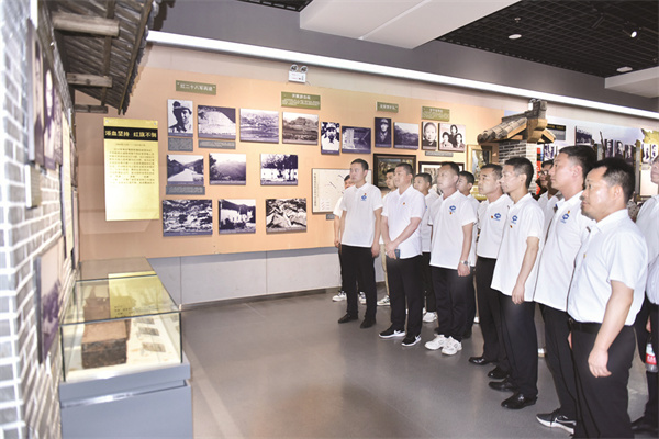 8-3 2必发图片新闻 利辛.jpg