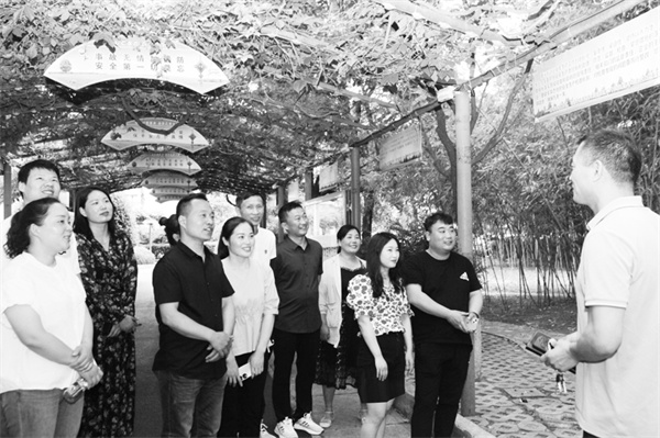 2-2 4 亲情文化助力安全生产.jpg