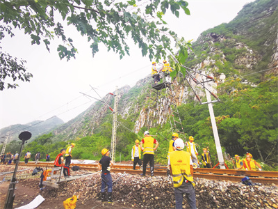 4-2 1 2 8月2日，中国铁.jpg