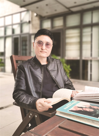 1692455770962009.jpg 布志国 生活照01.jpg