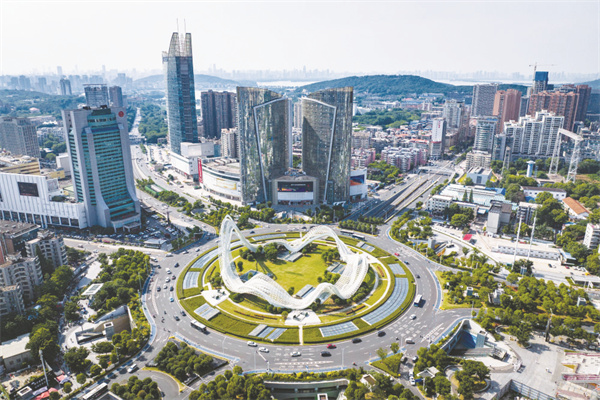 1693301834890756.jpg 1-1 1 经济向新.jpg