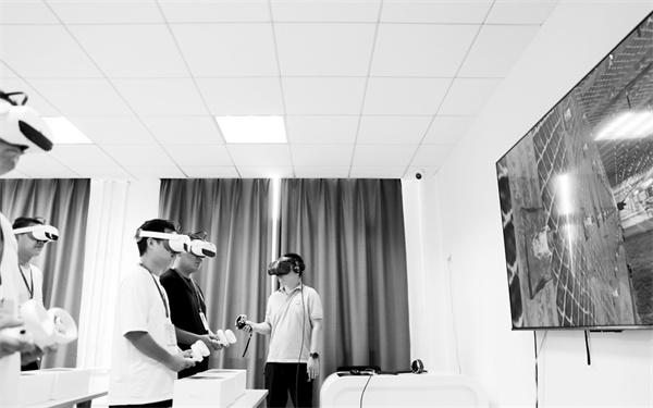 1693484783824263.jpg 2-2 1 2 VR交互教学.jpg