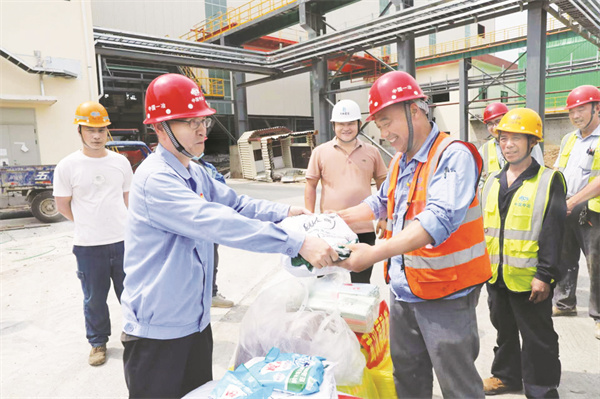 8-1 2(合同稿配图）办实事 促施工.jpg