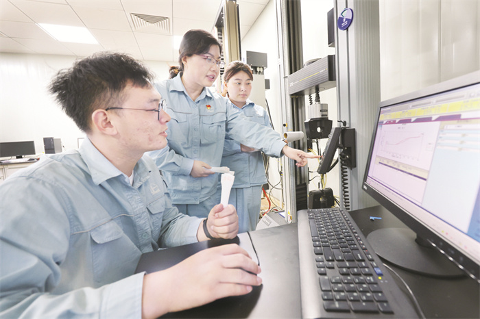 5-2 3图片新闻 扬子石化.jpg