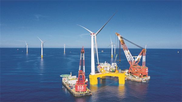 1693996709564014.jpg 8-4 4 全球首台抗台风型漂浮式海上风电机组.jpg