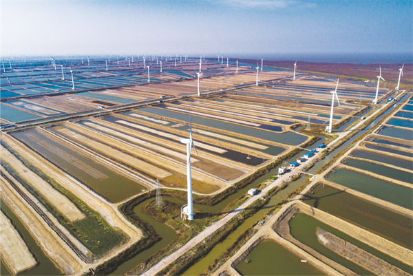 1693996822682154.jpg 8-3 3 江苏大丰:海上风电节能又环保.jpg