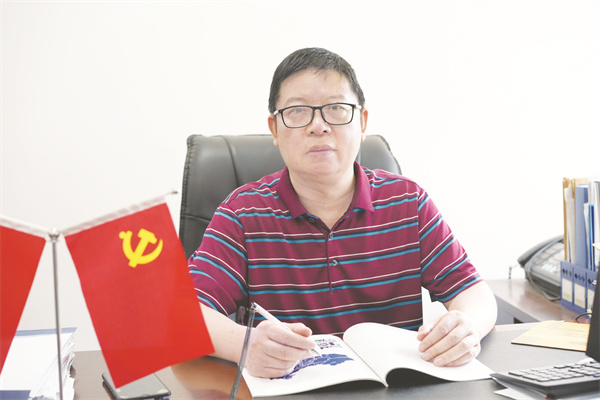 7-3 3 神宇集团党支部书记彭建桥.jpg