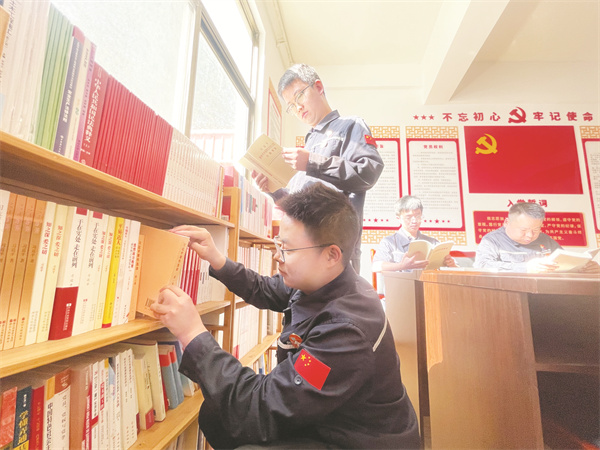 1-4 2 学习氛围浓.jpg