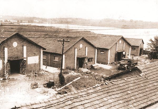 1694777563341277.jpg 1-5 5 大冶县城东东岳庙大冶县地方国营酒厂.jpg