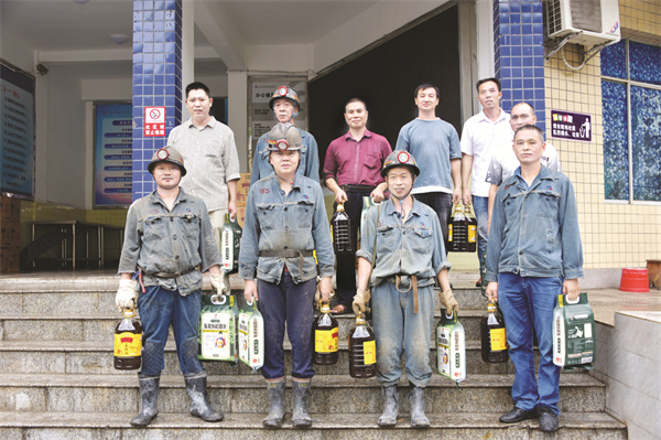 5-4 3金刚发送中秋国庆.jpg