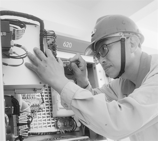 6-4 5崔黄明： 炫彩人生.jpg