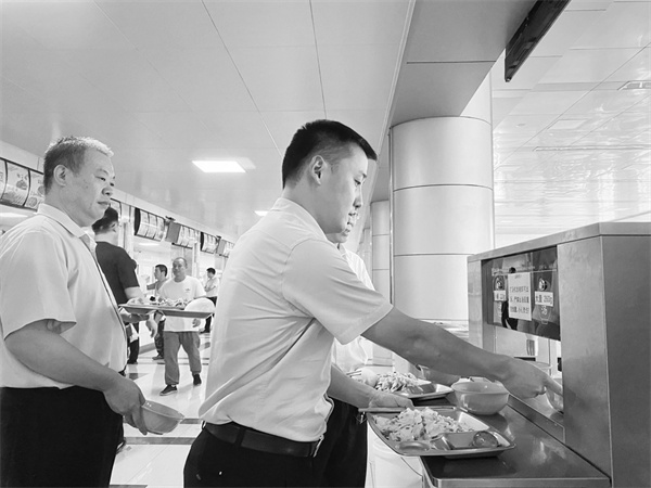 1695727748679293.jpg 7-1 2这份中秋民生大餐.jpg