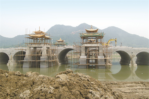 2011年8月18日湘湖四亭桥建设现场王永春摄.jpg