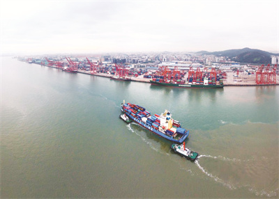 1-2 1 2 在福建自贸区厦门片区东.jpg