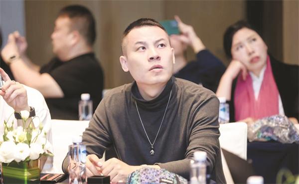 1696848924229270.jpg 8-4 7颜泳峰.jpg