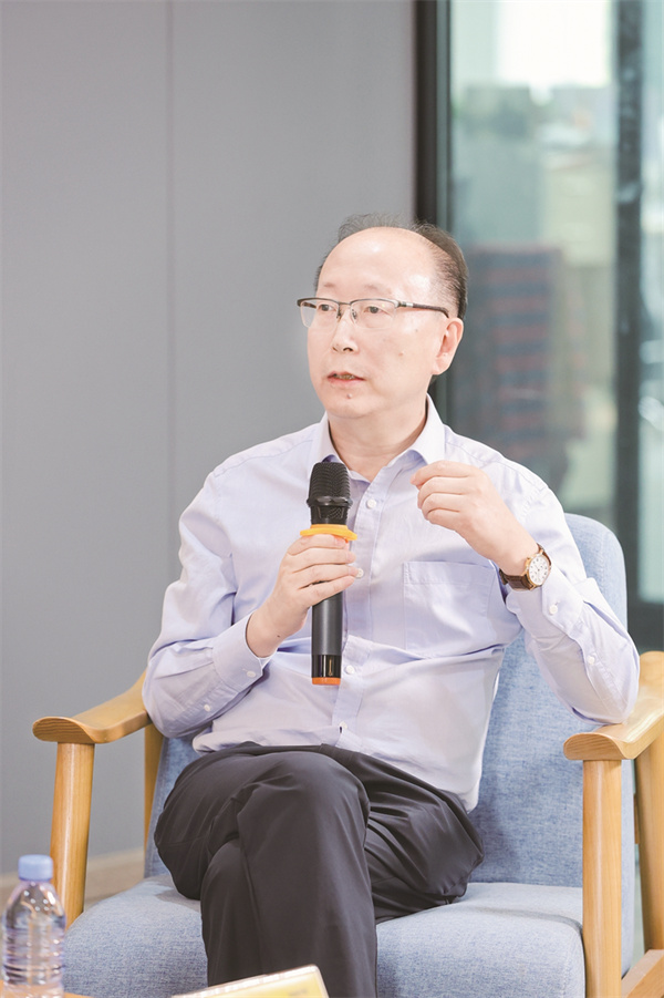 1697022846876138.jpg 胡宏伟.jpg