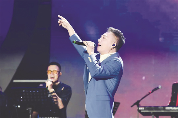 4-6 1 6 李晓东演唱.jpg