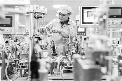 2-1 1 浙江民营中小企业发展一线走笔.jpg